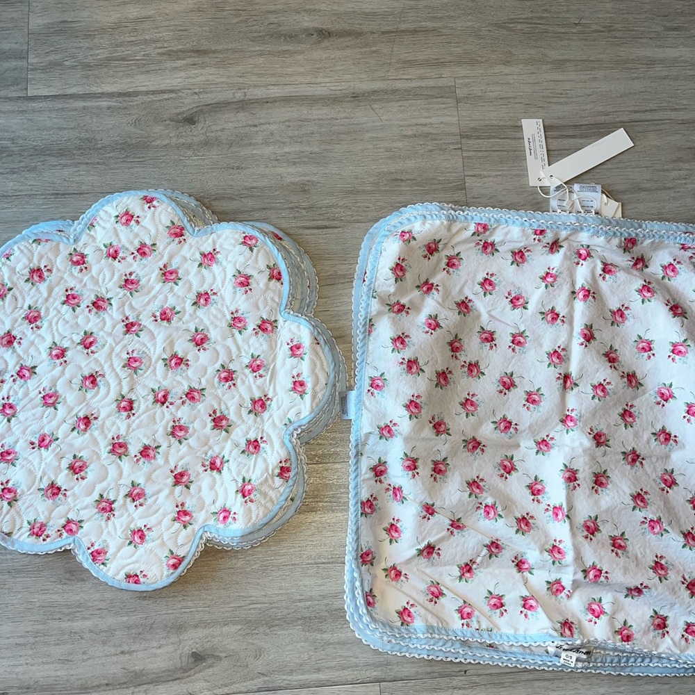NWT/NWOT For Love and Lemons pink floral placemats and tea towels